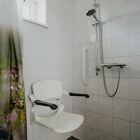 House By Uitgeestermeer With Garden