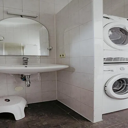 House By Uitgeestermeer With Garden Uitgeest