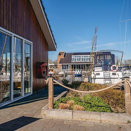 Vakantiehuis House By Uitgeestermeer With Garden