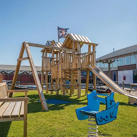 Vakantiehuis House By Uitgeestermeer With Garden Uitgeest