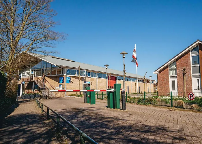 House By Uitgeestermeer With Garden *